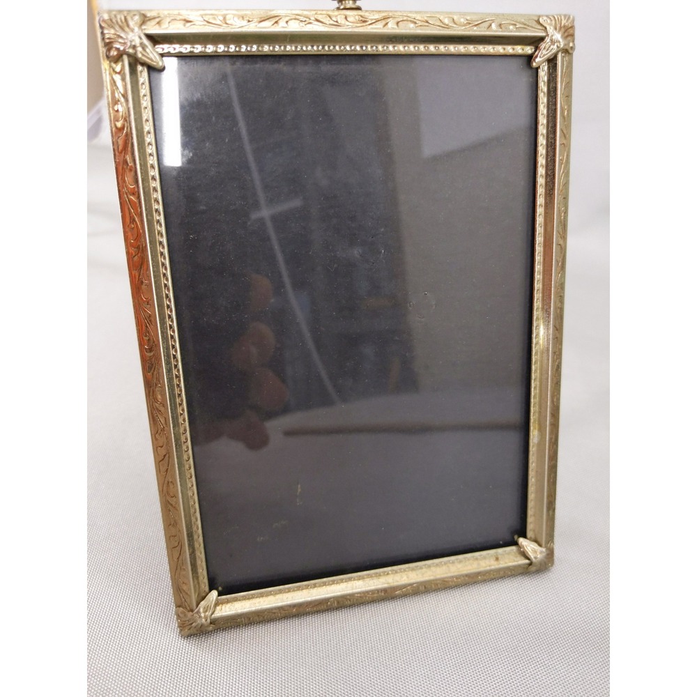 Vintage Picture Frame Set Gold Ornate Scroll Metal Easel Back 5x7 Pair - Picture 2 of 10
